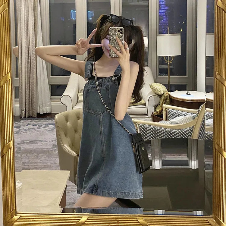 Korean Version of Cute and Fresh Denim Overalls Dress. A New Summer Retro Mid-length Loose Slits Dress with Pockets for Women