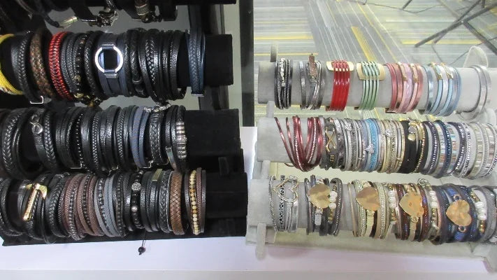 2024 Accessories for Men Braided Rope Simple Personality Wholesale Luxury Alloy Clasp Men Jewelry Leather Bracelet