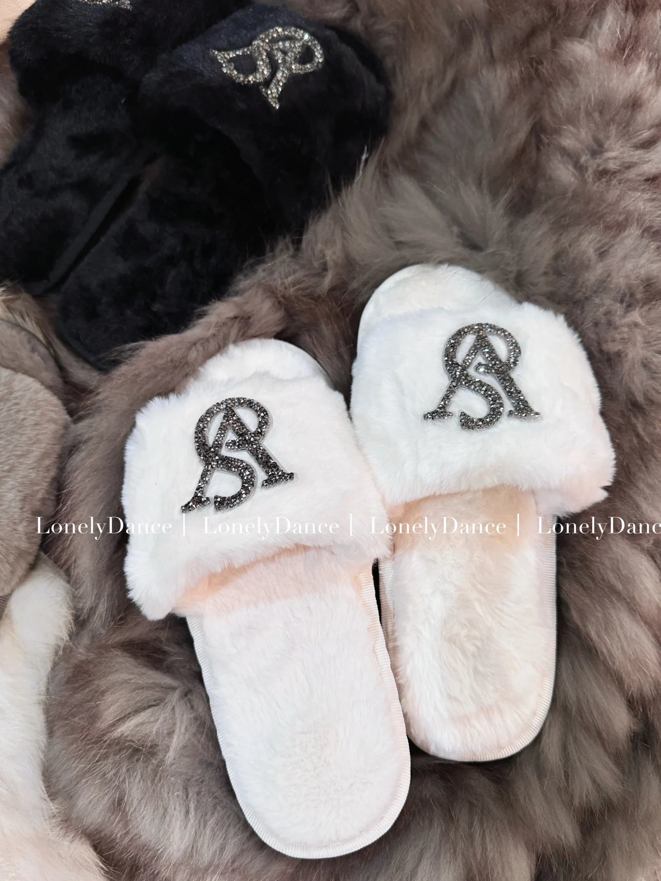 Warm Home Slippers for Women Furry Autumn Winter Indoor Comfortable Soft Material Anti-Slip Sole Versatile Use Cozy Footwear